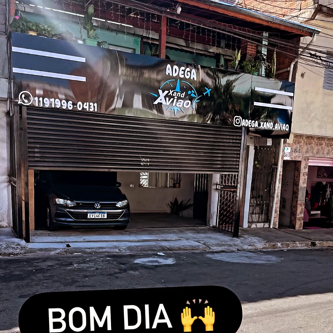 Adega Xand Avião - Fachada comercial em São Paulo por Fachadas Donaria